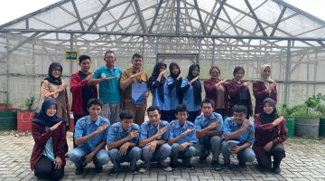 Siswa SMK Pertanian Karawang dan Faperta Unsika Mulai Program Magang di Kebun Glenmore Farm