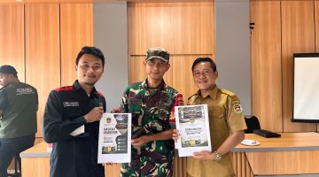 Desa Plered Purwakarta Selangkah Lebih Maju: Mahasiswa KKN UBP Karawang Serahkan Naskah Akademik dan Raperdes Pengelolaan Sampah